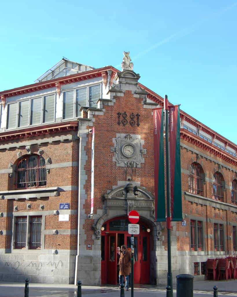 Ancienne bâtisse en briques pour le Festival ANTE à Bruxelles.