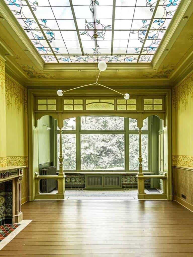 Visites accessibles pour personnes autistes lors du festival ANTE à Bruxelles.