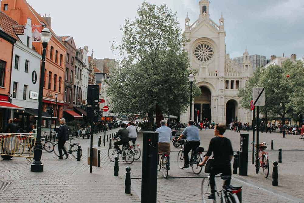 Festival ANTE, événement culturel à Bruxelles avec activités et animations en plein air.