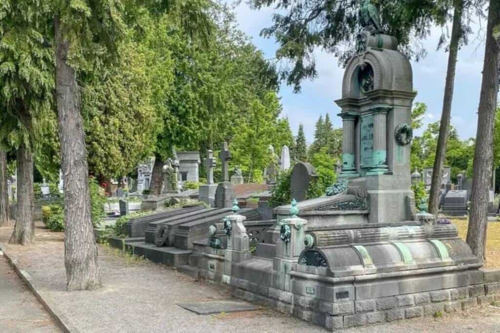 Le cimetière d'Ixelles et son patrimoine funéraire