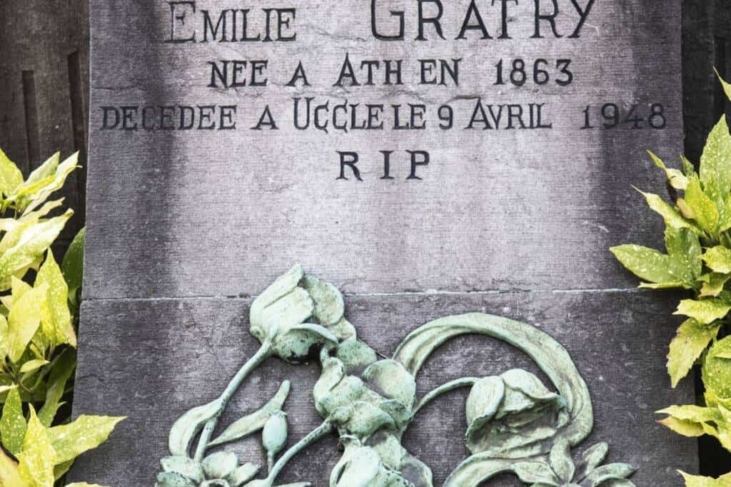 Photo d'une pierre tombale du cimetière de Dieweg